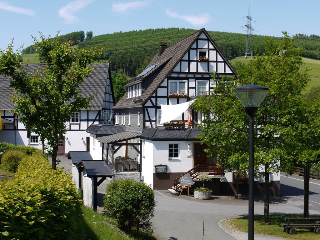 Gasthof Zur Post Шмалленберг Экстерьер фото